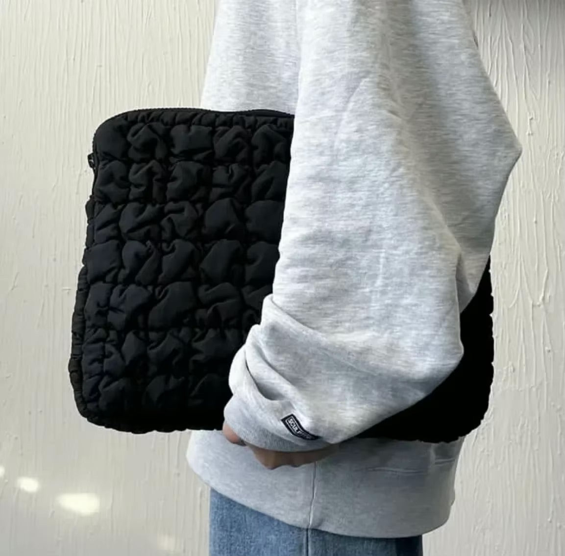 Fluffy Laptop Sleeve - Black Edition